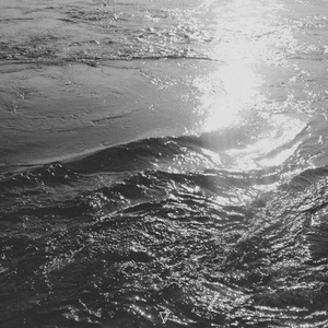 MUUI - Tainted Waterfalls [7V070]