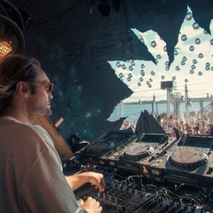 Till Von Sein's T's Groove Charts