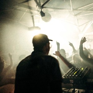 Kasper Bjorke Lonely Seabird Chart