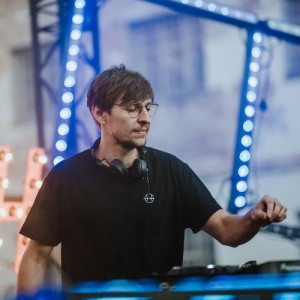 Jonas Saalbach Too Much Future Chart