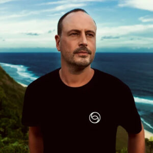 Dee Montero AUGUST CHART