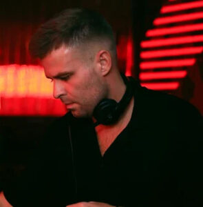 D-Unity Sweat Top 10 Chart