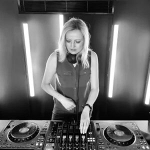 Laydee V Summertime Chart