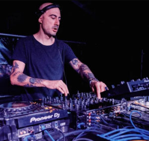 Manuel De La Mare Hay De Todo July Chart