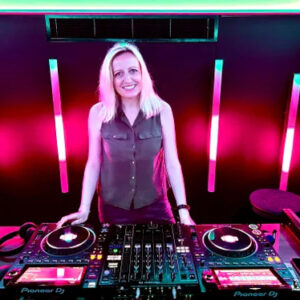 Laydee V August Chart