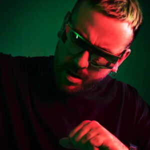 Marco Faraone pres EMERGENCY Chart