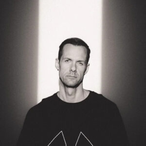 Adam Beyer Away with me Chart