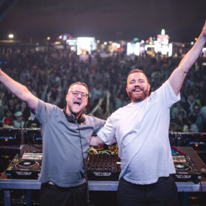 Catz 'n Dogz SUPPORT YOUR FRIENDS Chart