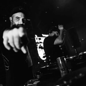 Far&High Sans Vetements remixes Chart