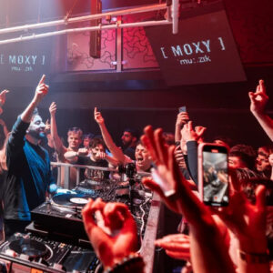 Darius Syrossian MIAMI HEATERS Chart