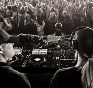 Oxylion & Danger Girl Obsessed Nov 25 Chart